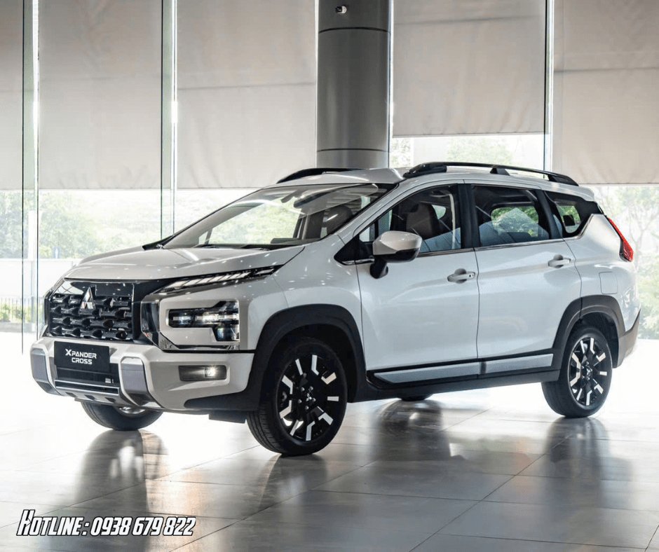 MITSUBISHI XPANDER CROSS 2026 MÀU TRẮNG KÈM GIÁ LĂN BÁNH VÀ GIẢM GIÁ