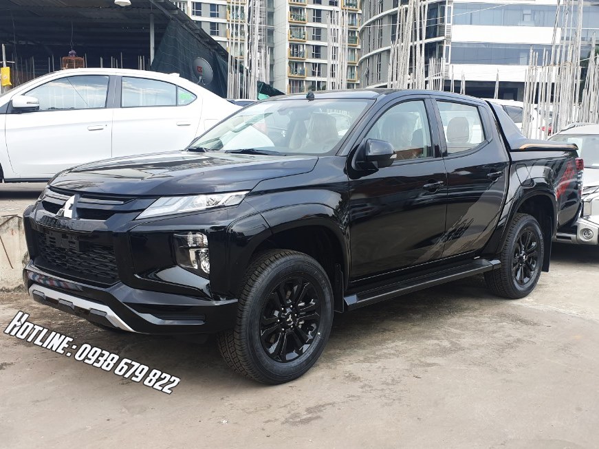 Xe Mitsubishi Triton 2023